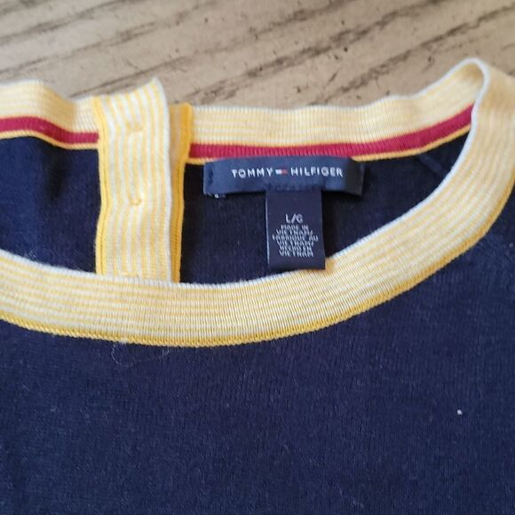 Tommy Hilfiger size L navy top 💙💛 - Picture 5 of 9